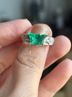 ✨ Emerald bat ring - us size 6✨