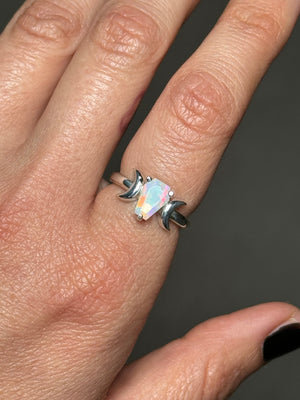 ⚰️ Faceted opal crescent moon ring - size 6 🌜