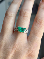 ✨ Emerald bat ring - us size 6✨