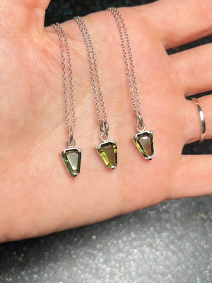 ⚰️ Faceted moldavite coffin necklace ⚰️